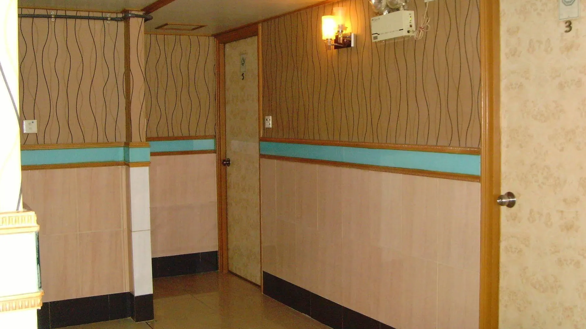 קוולון Ho Me Hotel