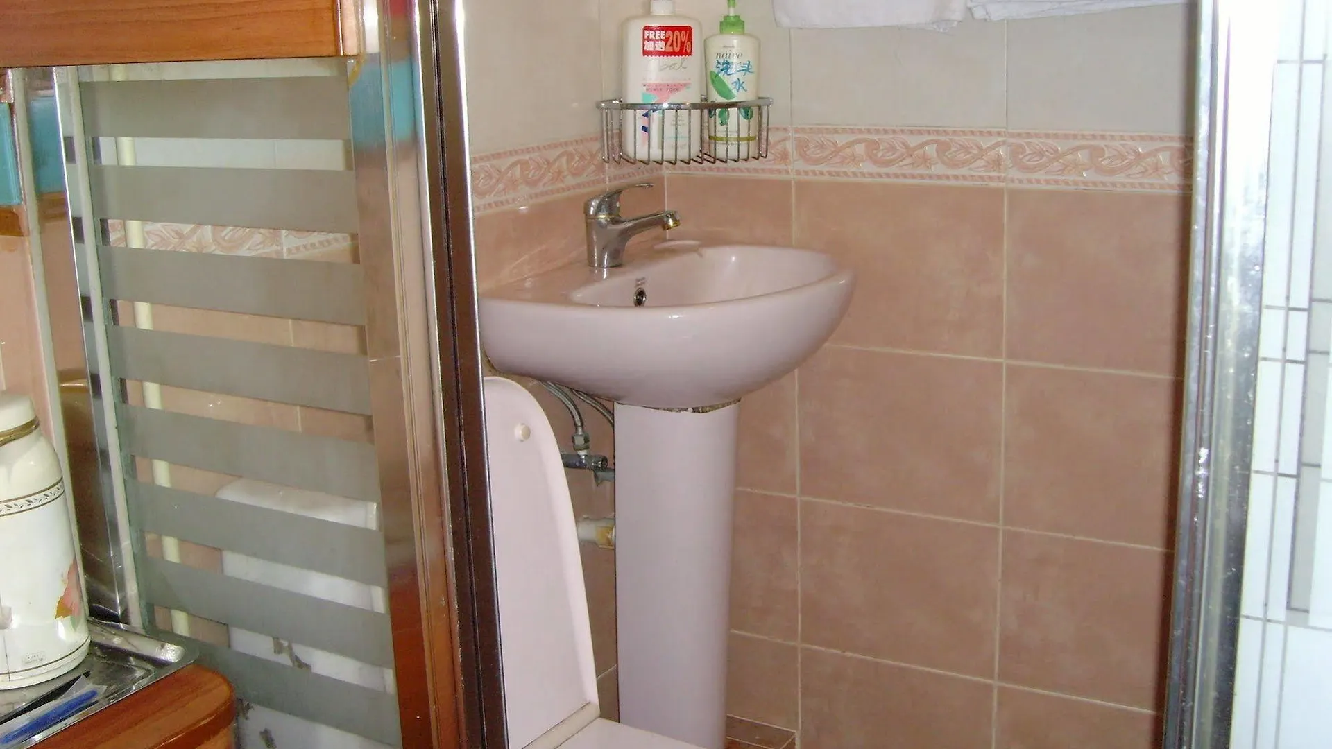 קוולון Ho Me Hotel בית הארחה